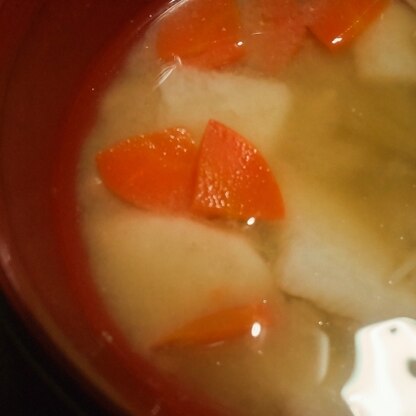 月のおとさんこんにちは♪
長芋のお味噌汁すごく美味しかったです。生で食べるのと違うほっこり感がいいですね(*^O^*)